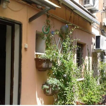 Independent With Garden Heart Of Trastevere John Cabot Рим Екстер'єр фото